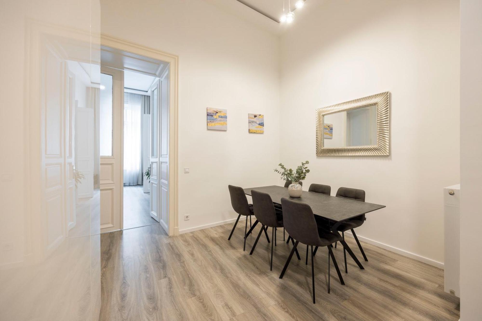 Majestic Dream Home In The Heart Of ブダペスト エクステリア 写真